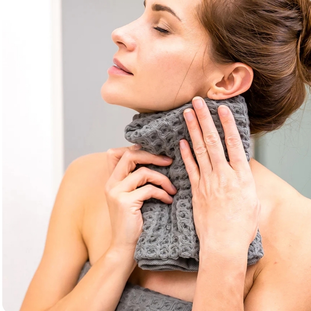 Sutera Silverthread Hand Towel Set Of 2